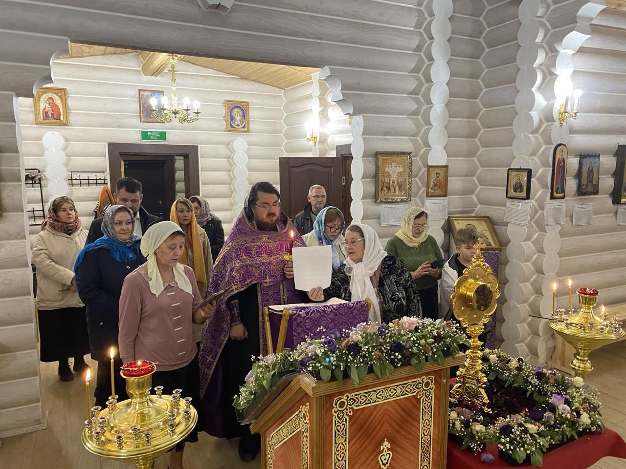 Пребывание ковчега с частью Древа Животворящего Креста Господня в поселке Сентябрьский