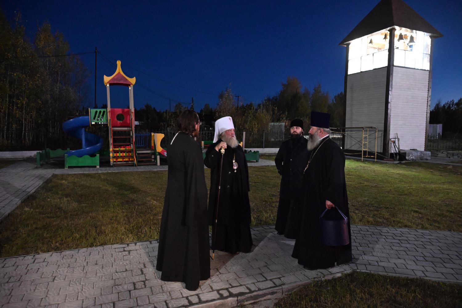 Митрополит Ханты-Мансийский и Сургутский Павел ознакомился с ходом ремонтных работ