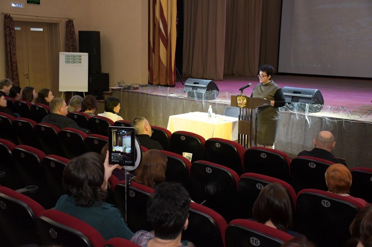 Настоятель храма принял участие в встрече главы Нефтеюганского района с жителями поселка Сентябрьский.