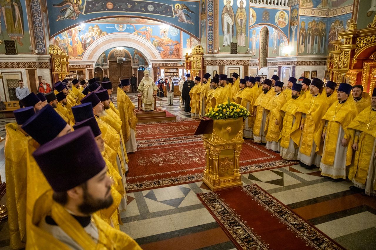 Настоятель храма принял участие в соборном богослужении в Кафедральном соборе города Ханты-Мансийска