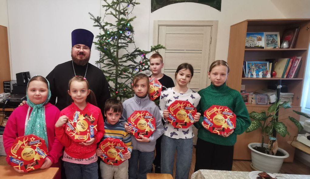 Приходское Рождественское поздравление в поселке Сентябрьский