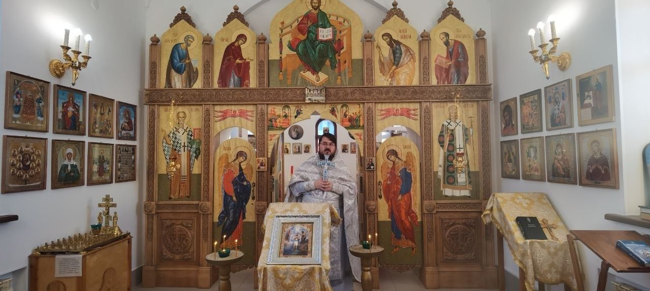 Богослужение в Крещенский сочельник в храме святителя Филофея митрополита Тобольского