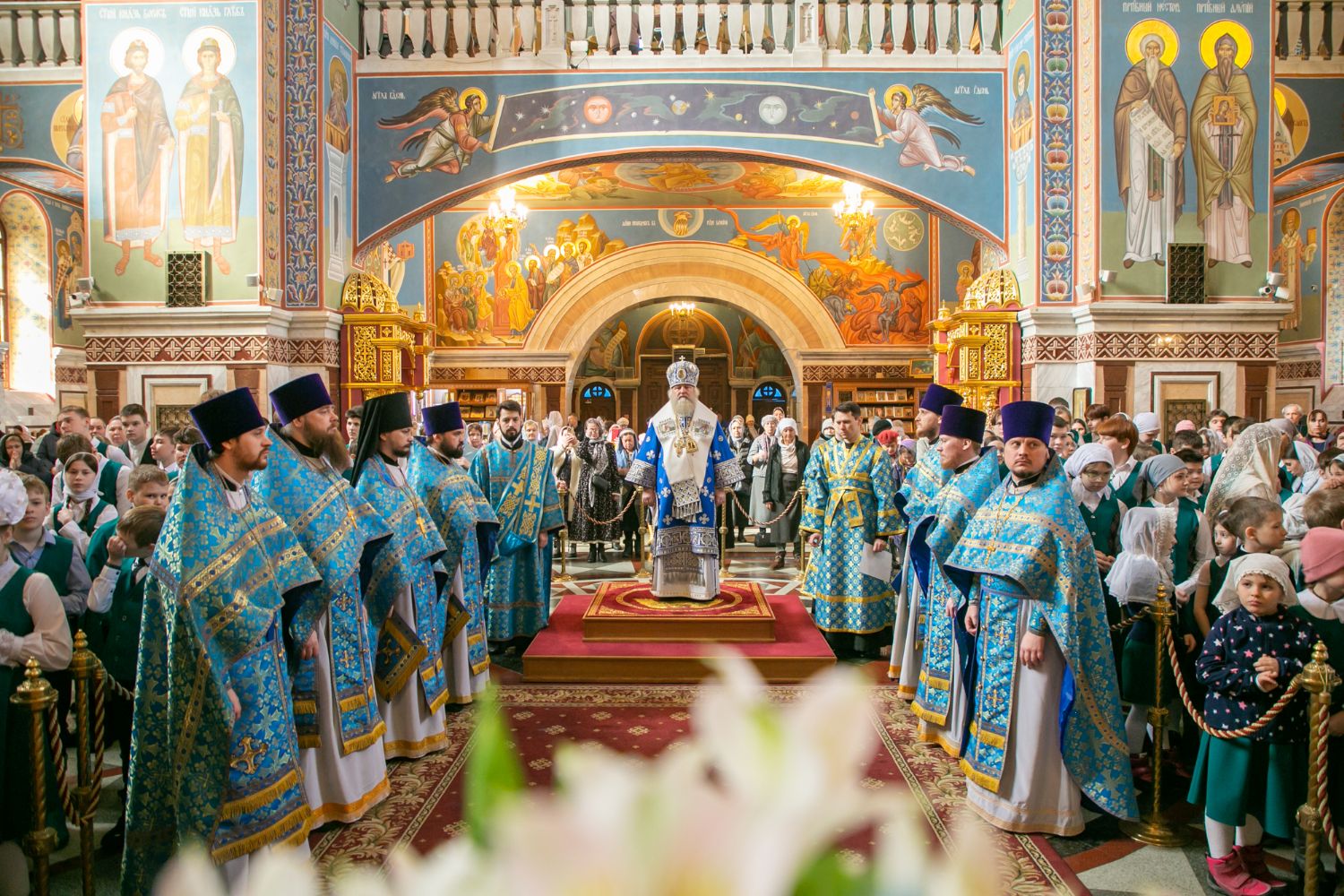 В праздник Благовещения Пресвятой Богородицы митрополит Павел совершил Литургию в Воскресенском кафедральном соборе г. Ханты-Мансийска