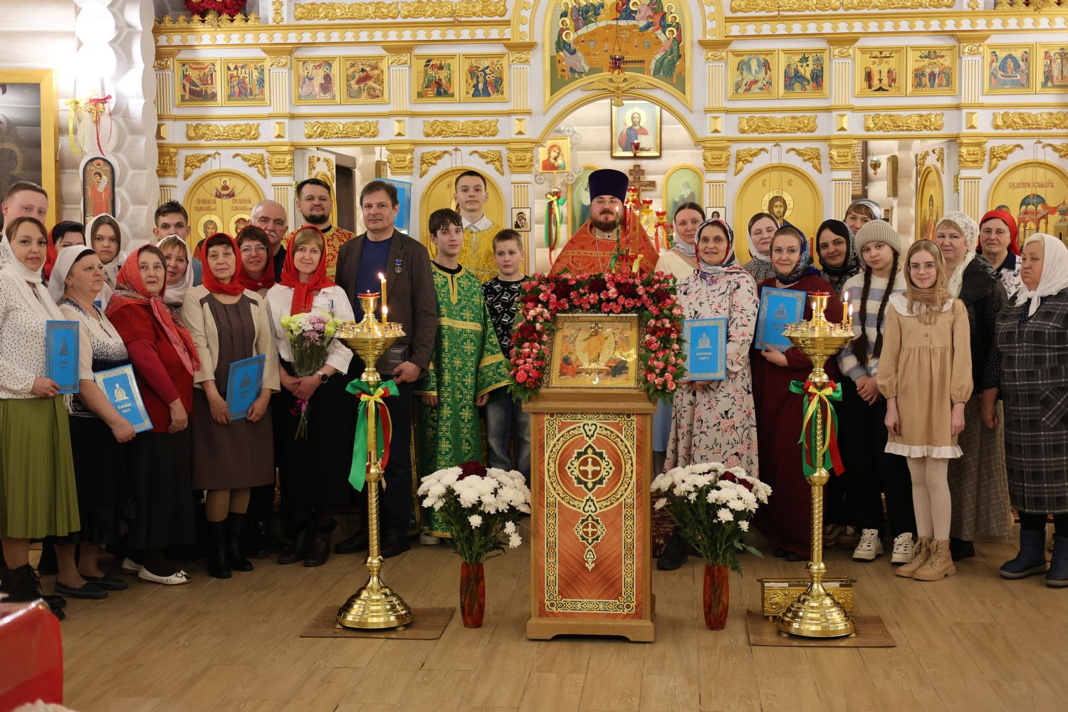 Поселок Сентябрьский торжественно встретил день Светлого Христова Воскресения