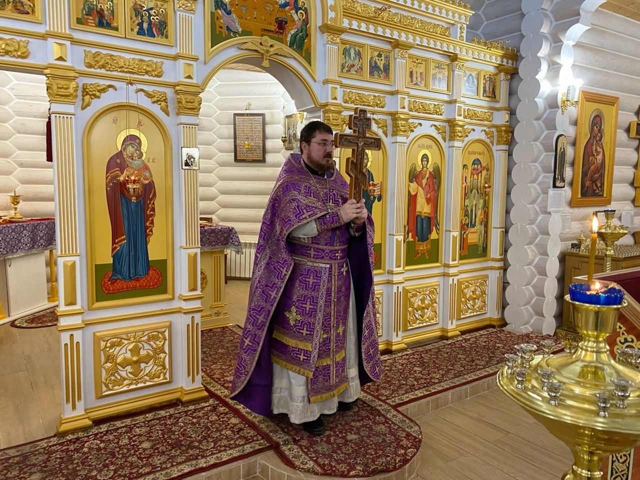 Храм Воздвижения Креста Господня отметил малый престольный праздник