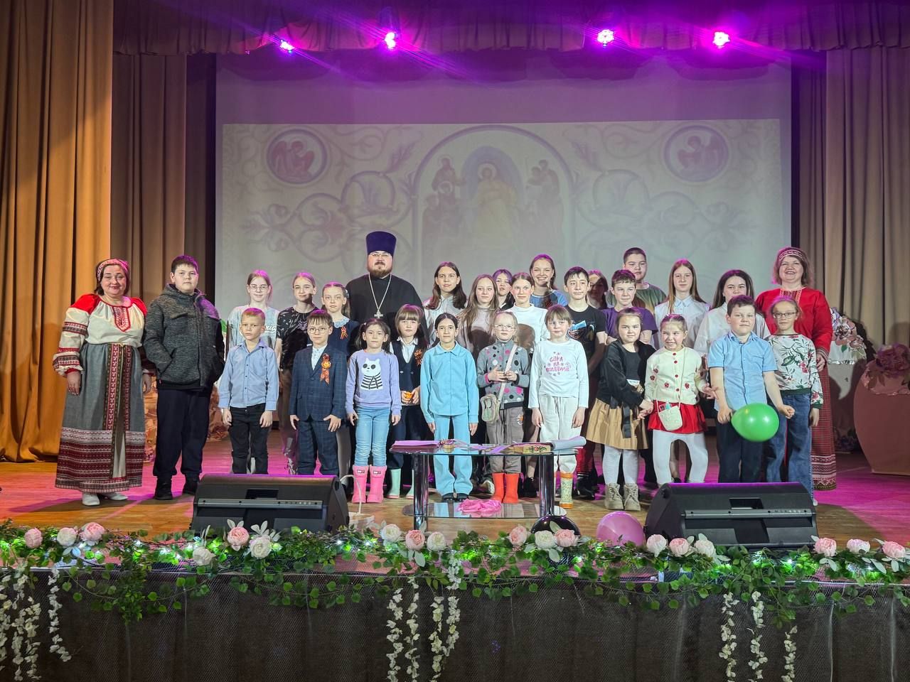 Праздничный пасхальный концерт в дом культуры "Жемчужина Югры"