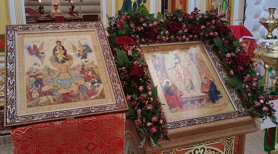 Праздник иконы Божией Матери "Живоносный Источник"