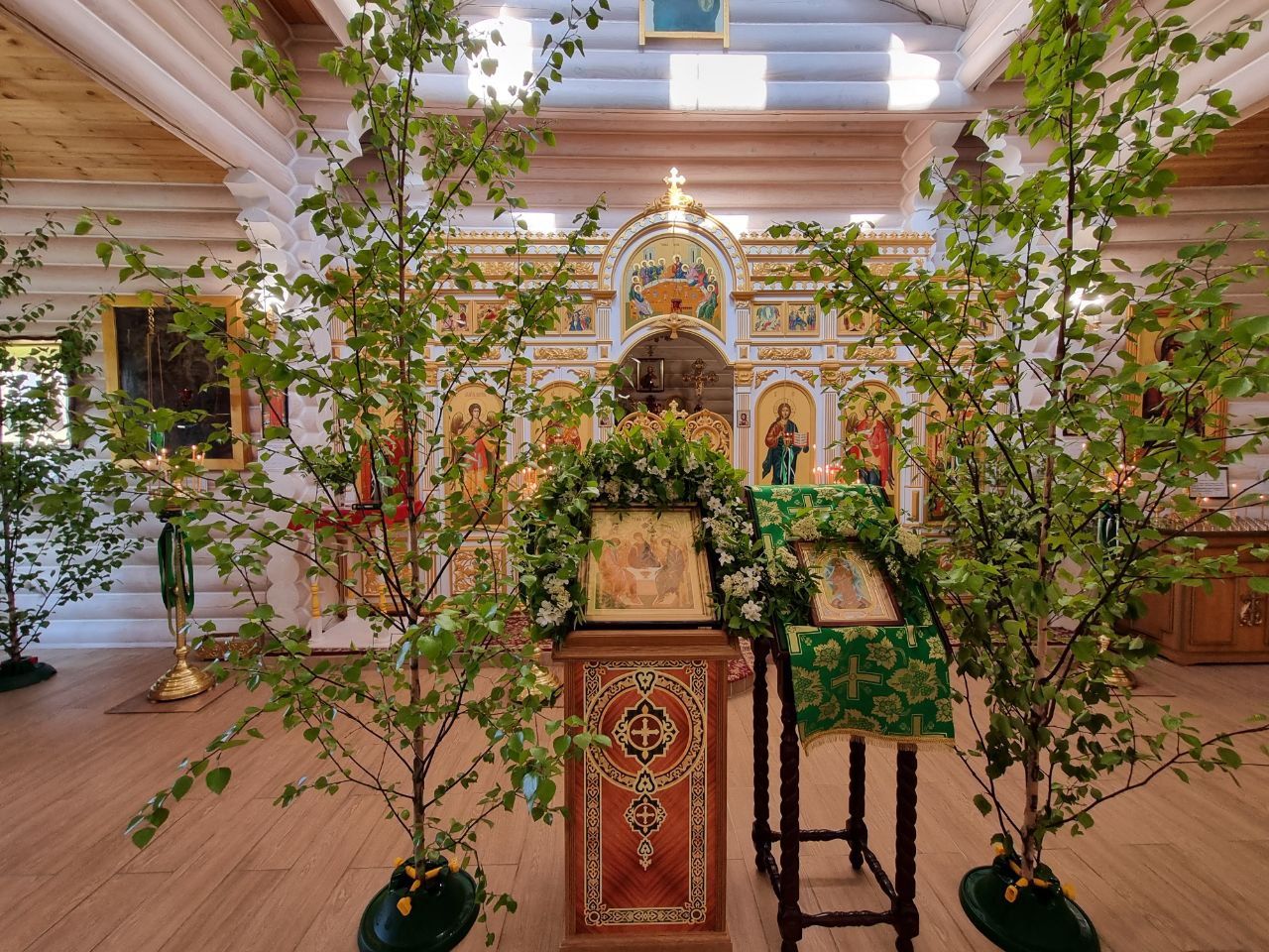 День Святой Троицы молитвенно отметили в поселке Сентябрьский