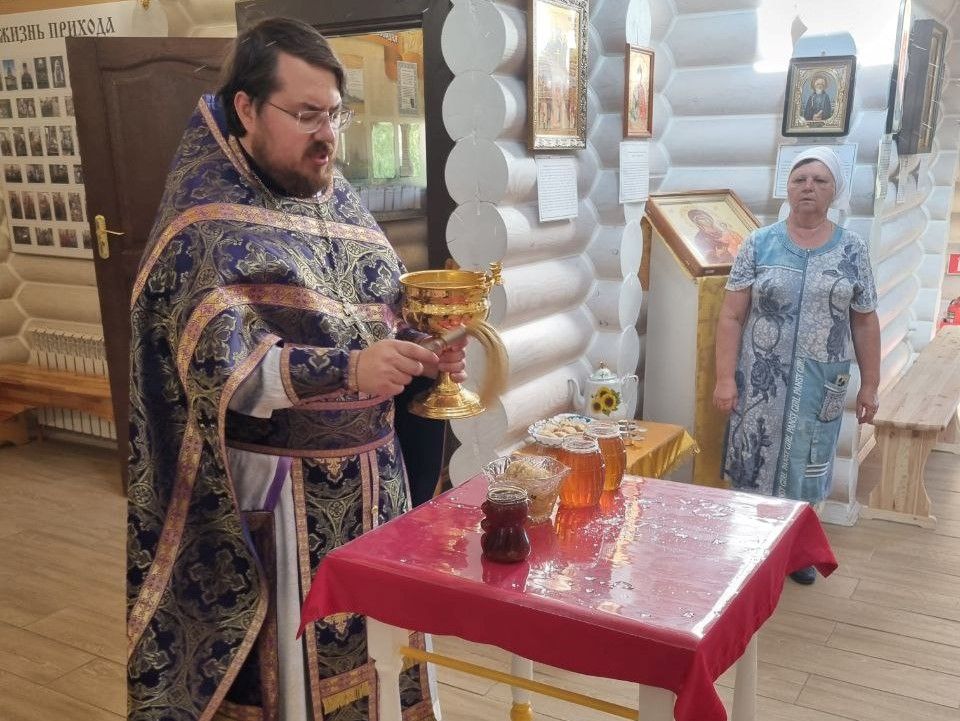 Праздник Происхождения Честных Древ Животворящего Креста Господня отметили в Сентябрьском