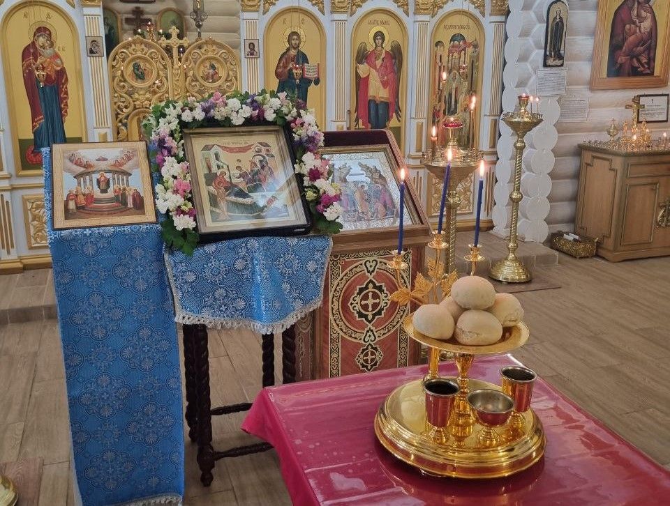 Поселок Сентябрьский молитвенно встретил двунадесятый праздник Рождества Пресвятой Богородицы