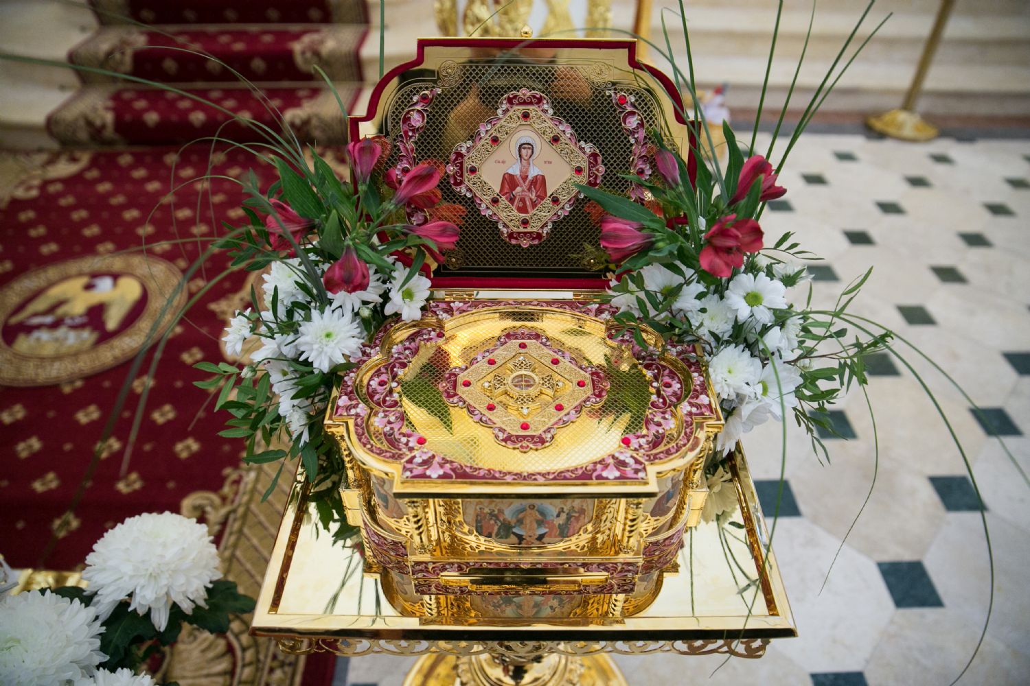 В поселок Сентябрьский прибыл ковчег с мощами святой мученицы Татианы