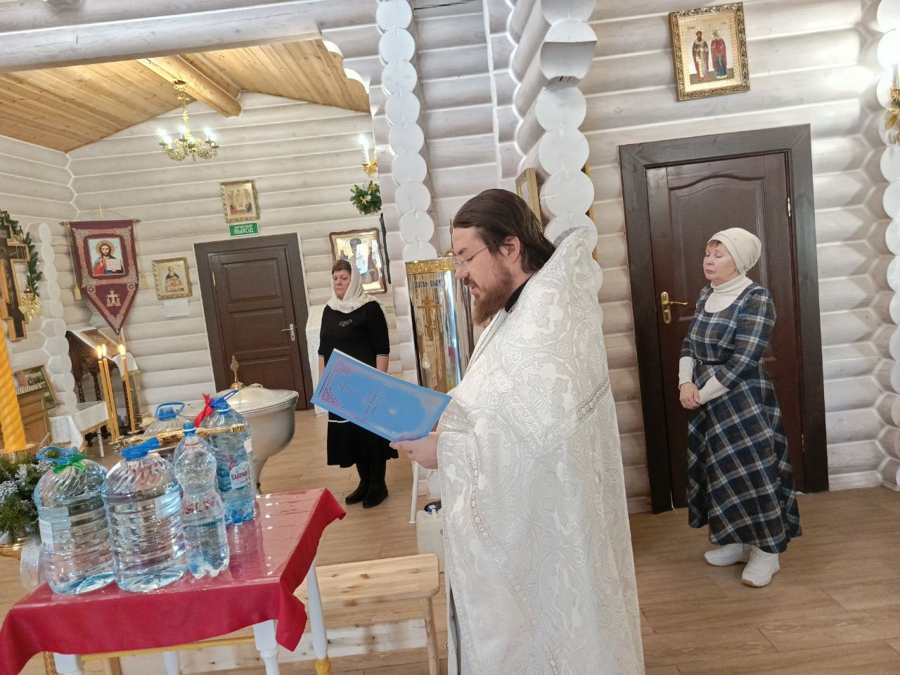 Крещенский сочельник молитвенно отметили в поселке Сентябрьский